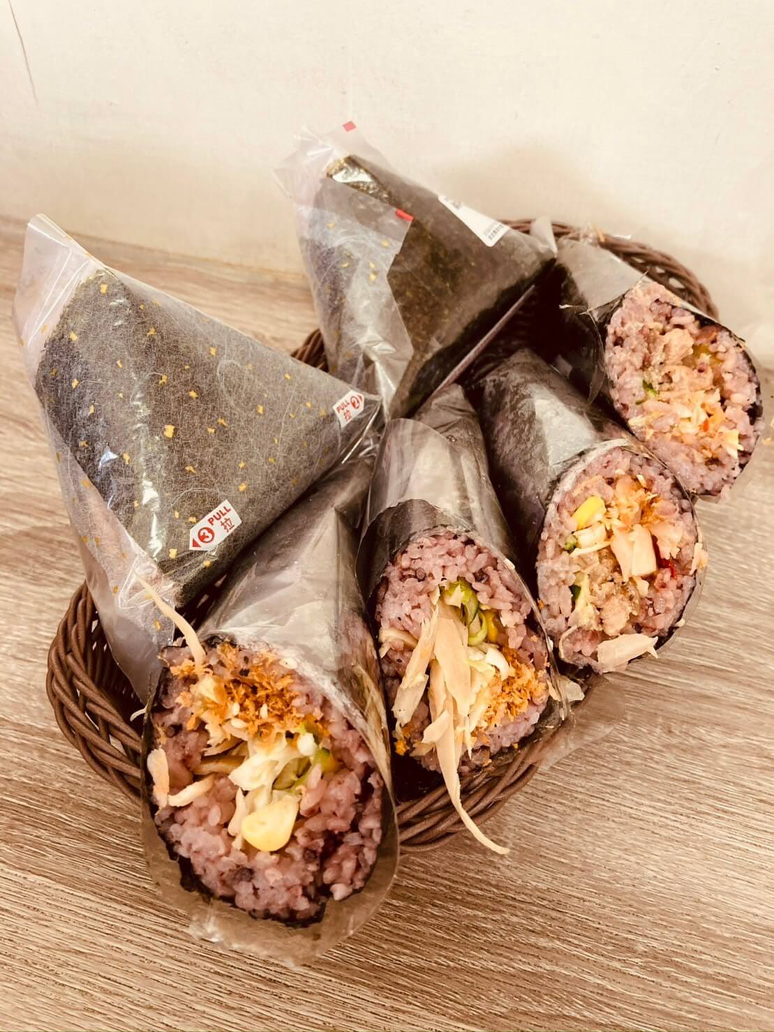 頭份早餐】家廚房早午餐|輕食早餐|海苔飯捲、三角飯糰、蔬菜蛋餅– Sugar點心糖