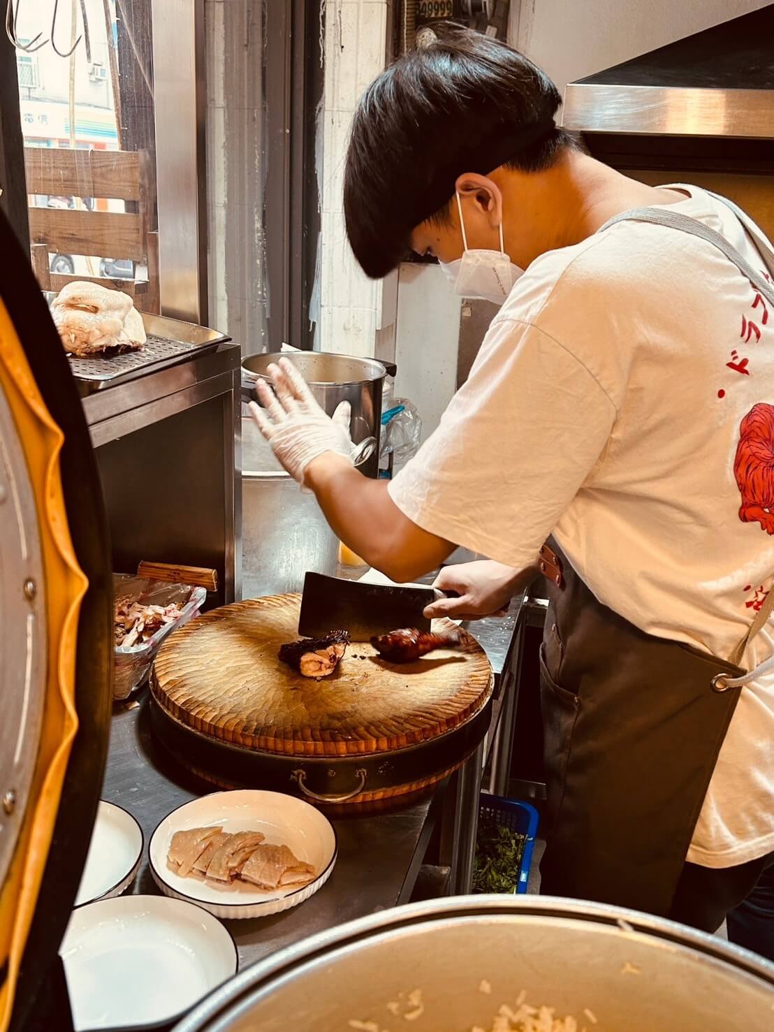 新竹巨城龍虎海南雞飯推薦!香蘭葉與川味口水雞多樣異國風味 - 第6張圖