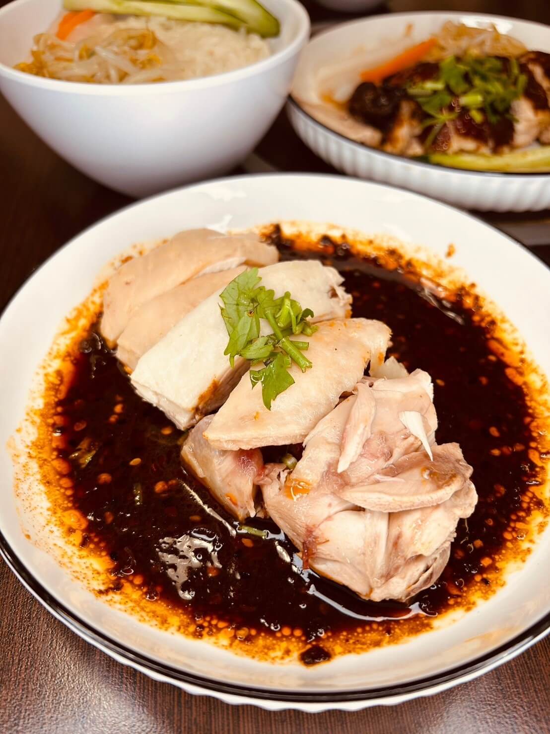 新竹巨城龍虎海南雞飯推薦!香蘭葉與川味口水雞多樣異國風味 - 第14張圖
