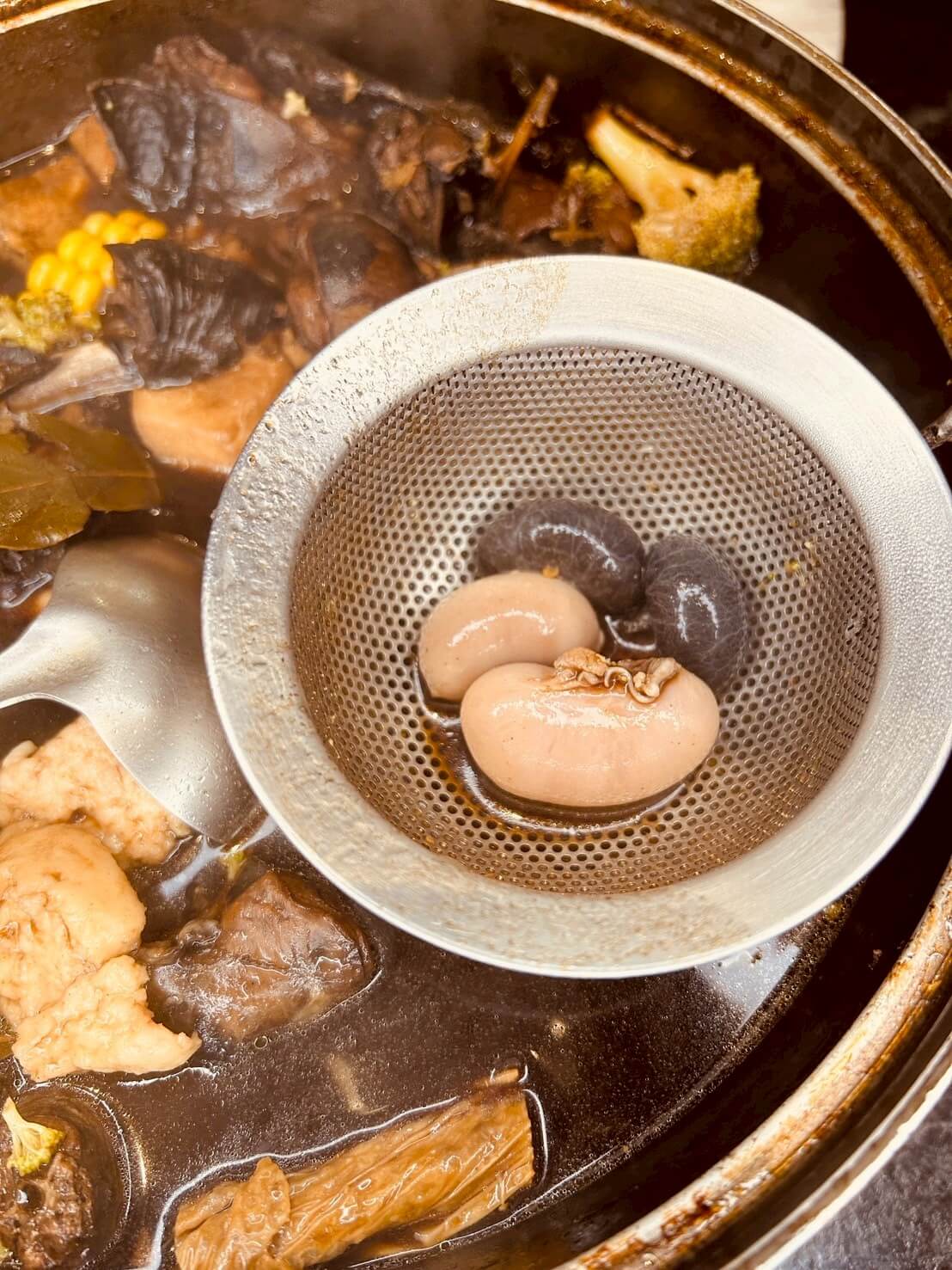戴李記藥膳烏骨雞:新竹飄香30年|藥膳鍋650元起!四十味藥膳溫補不燥,冬夏都適合 - 第44張圖