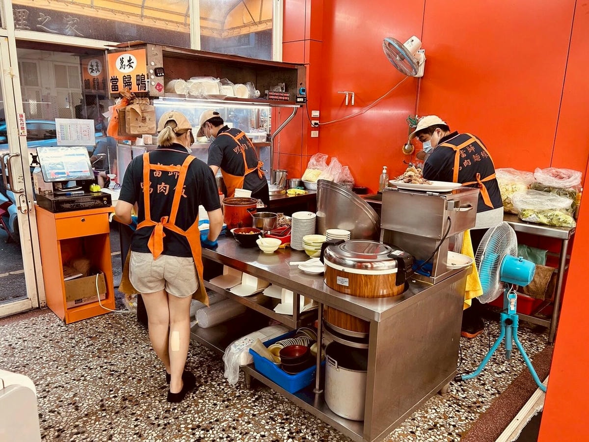 【免費加湯】頭份竹南美食|萬安當歸鴨肉飯|黑金滷汁+溫體鴨 - 第23張圖