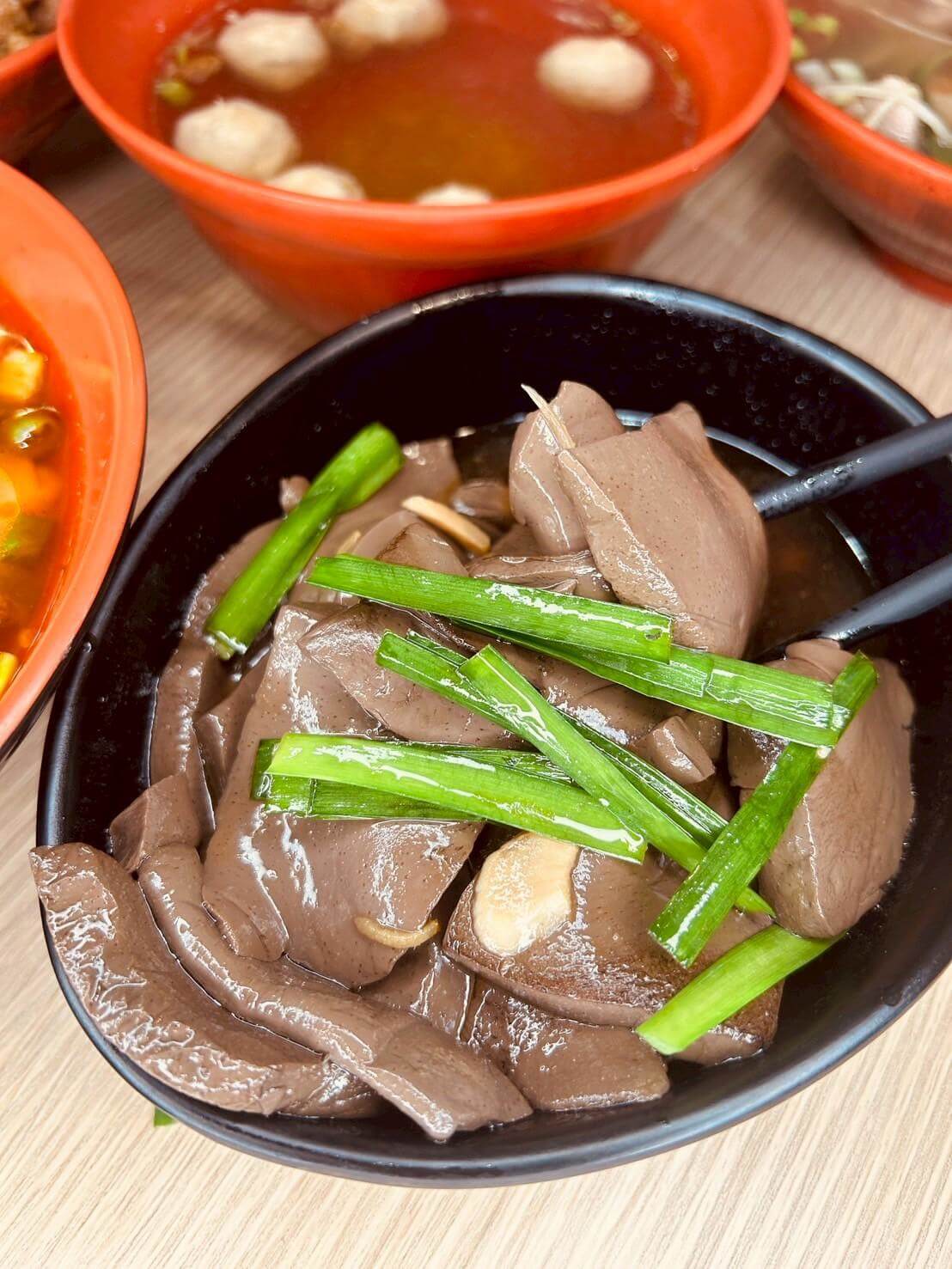 新竹鴨香飯推薦|竹南在地人推薦吳家鴨香飯!46年老字號煙燻鴨肉 - 第12張圖