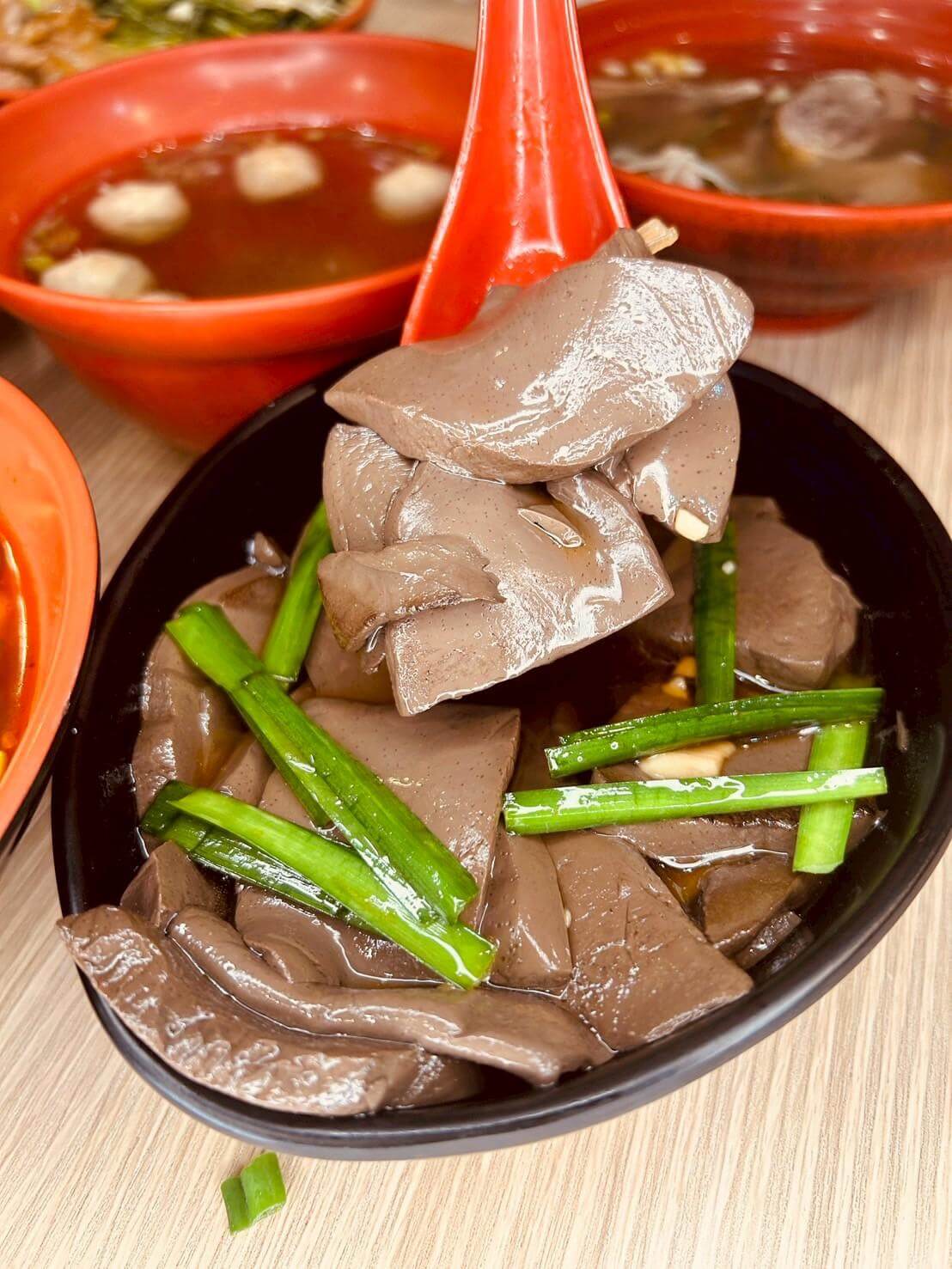 新竹鴨香飯推薦|竹南在地人推薦吳家鴨香飯!46年老字號煙燻鴨肉 - 第13張圖