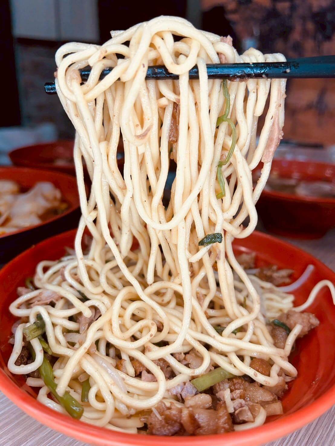 新竹鴨香飯推薦|竹南在地人推薦吳家鴨香飯!46年老字號煙燻鴨肉 - 第8張圖