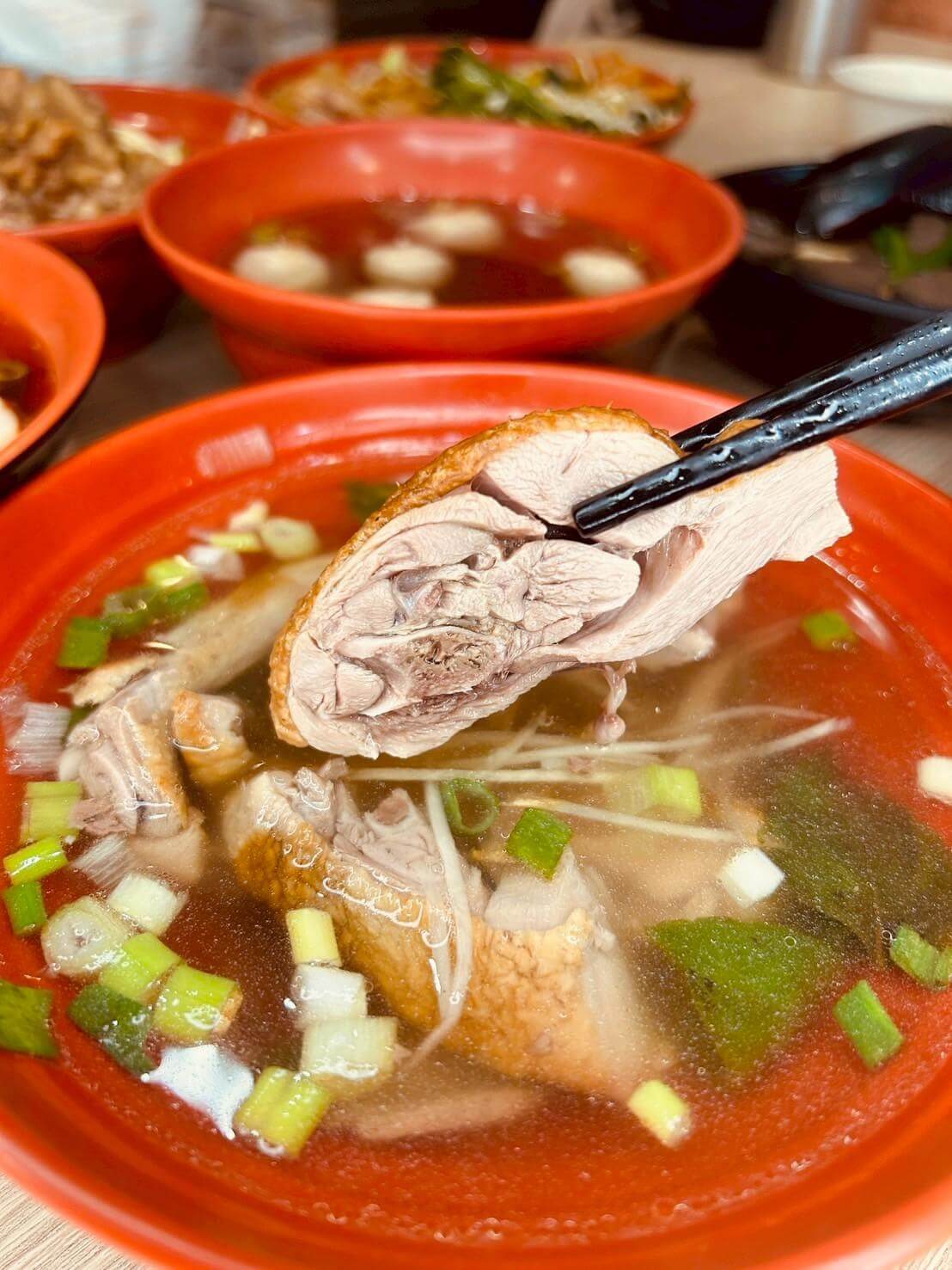 新竹鴨香飯推薦|竹南在地人推薦吳家鴨香飯!46年老字號煙燻鴨肉 - 第16張圖