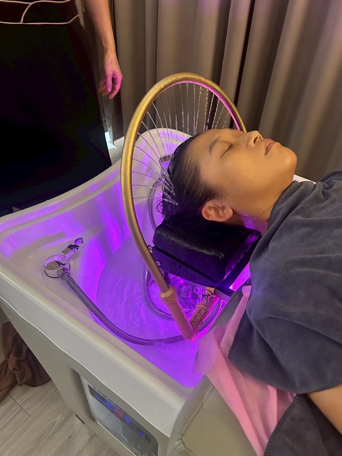 彥霖越式洗髮|泡腳、采耳、頭部SPA、全身指壓按摩,一次滿足!彥霖越式洗髮美容spa - 第1張圖