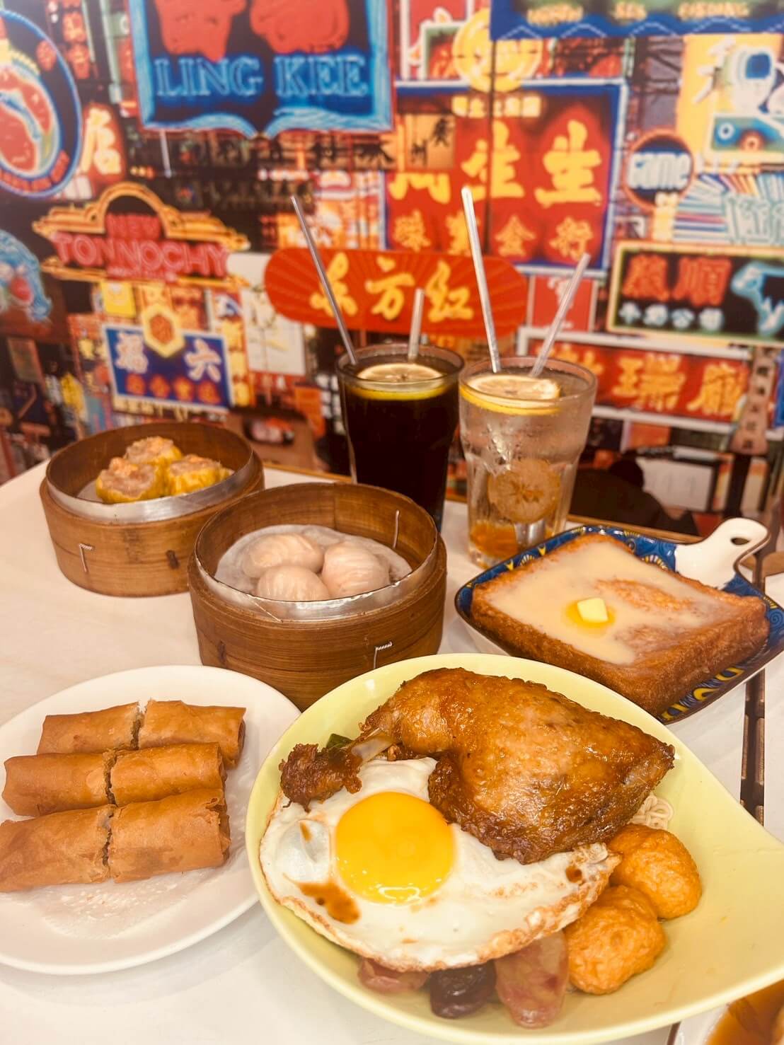 在新竹吃香港味|東門旺角香港|港式餐廳|煲仔飯、西多士、燒賣通通有 - 第1張圖