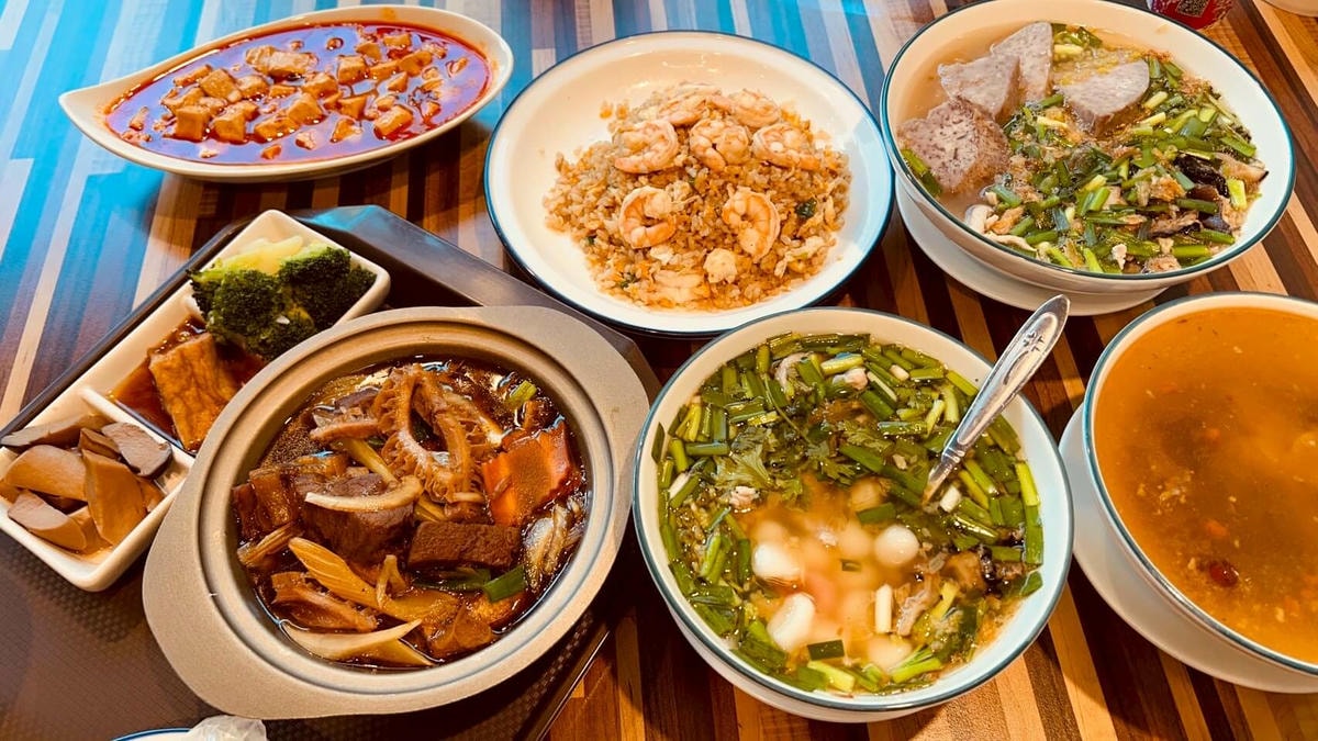 新竹幸福客家麵食館|必點客家湯圓、芋頭米粉、炒粄條、熱炒川菜、素食一次滿足 - 第1張圖