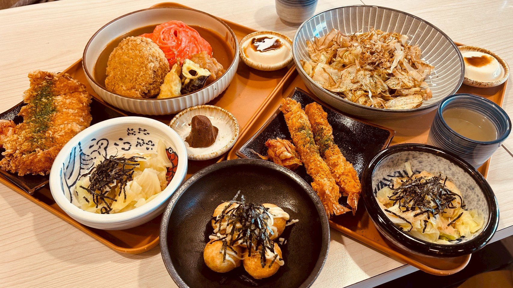 激辛山賊咖哩飯挑戰!喜歡咖哩中原店「炸物+咖哩」免費續飯續醬 - 第1張圖