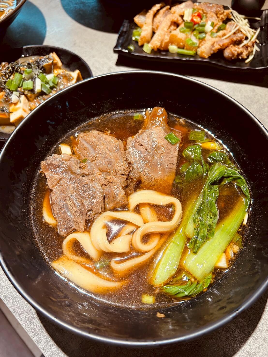 不只是牛肉麵！新竹引嚐牛肉麵｜港式點心、川味麻辣、越式小菜超驚喜